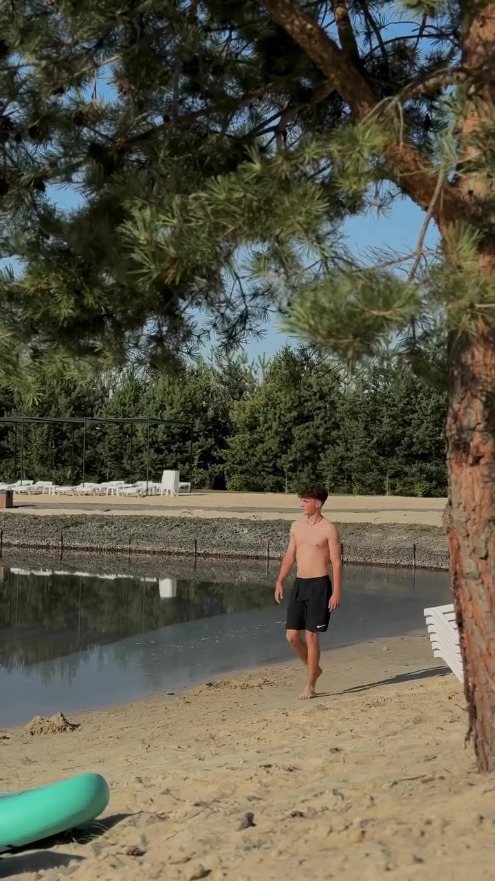 plyaz - frame at 0m4s